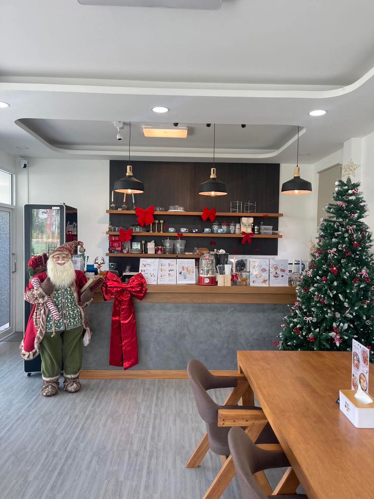 Play Cloud Cafe and Restaurant - Image 1