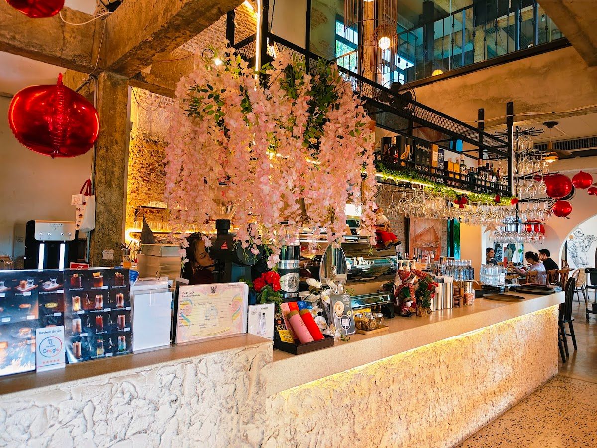 The Rabbit's Grove Cafe & Restaurant - Image 6