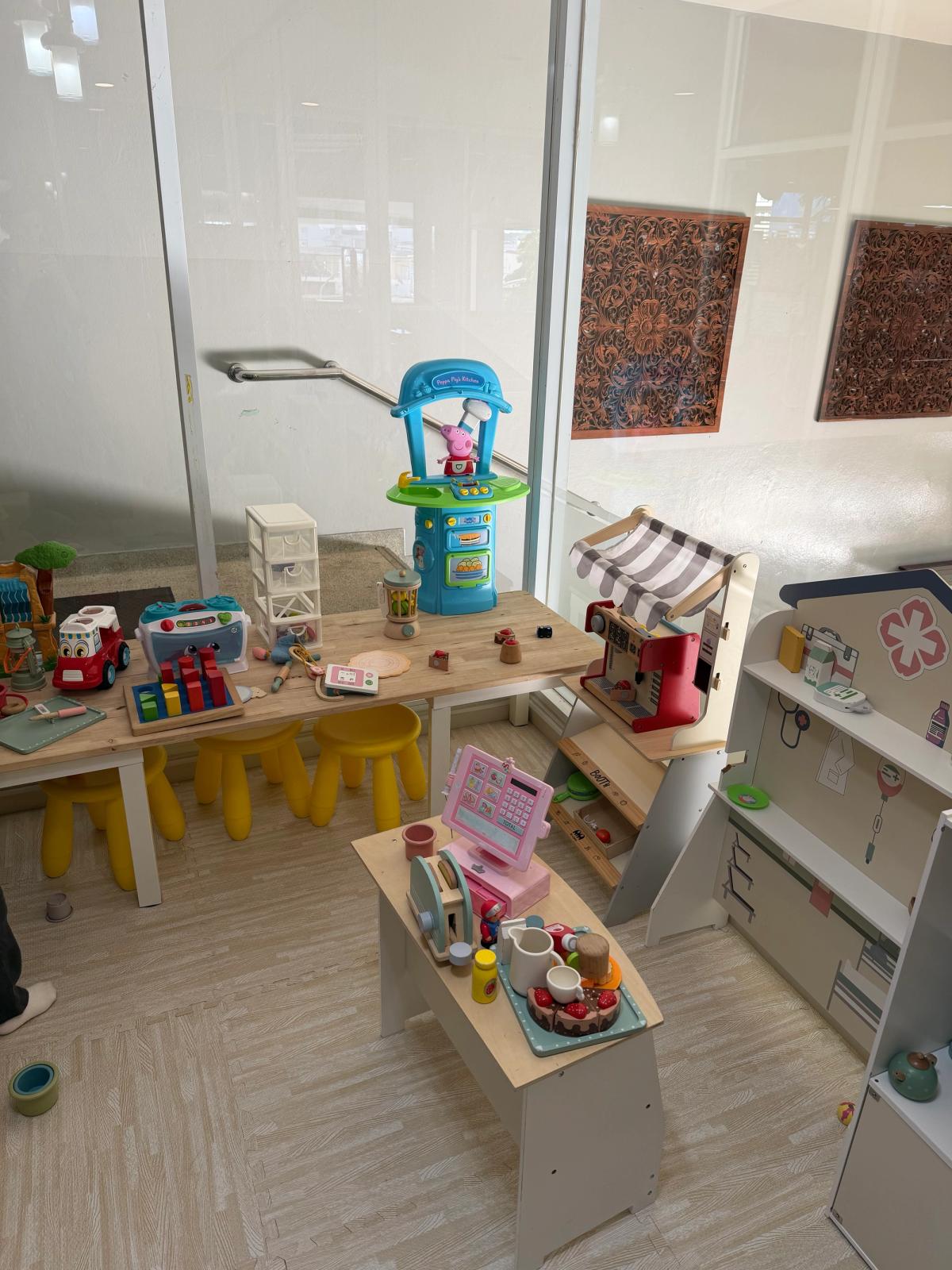 Bailey's Kitchen & Cafe - Image 8