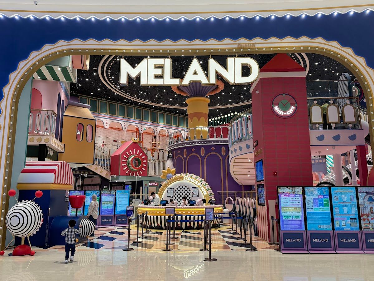 MELAND Siam Paragon Bangkok - Image 3