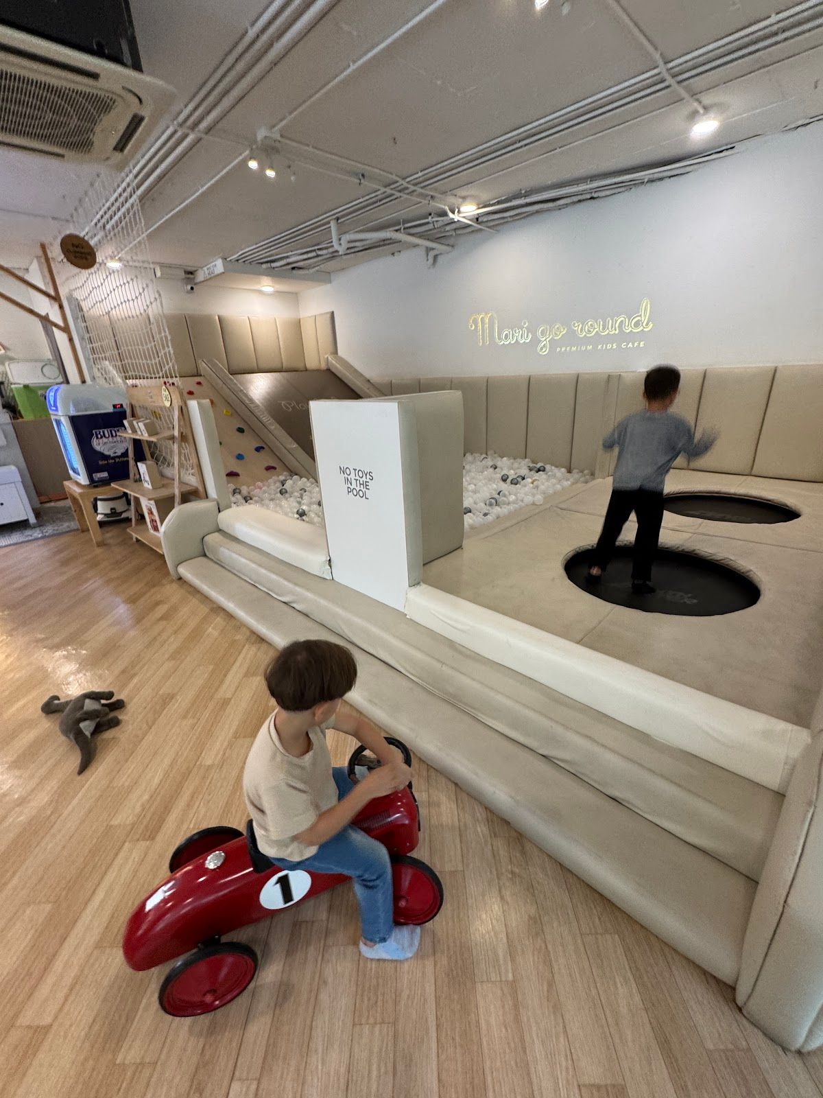 Mari go round Premium Kids Cafe - Image 6