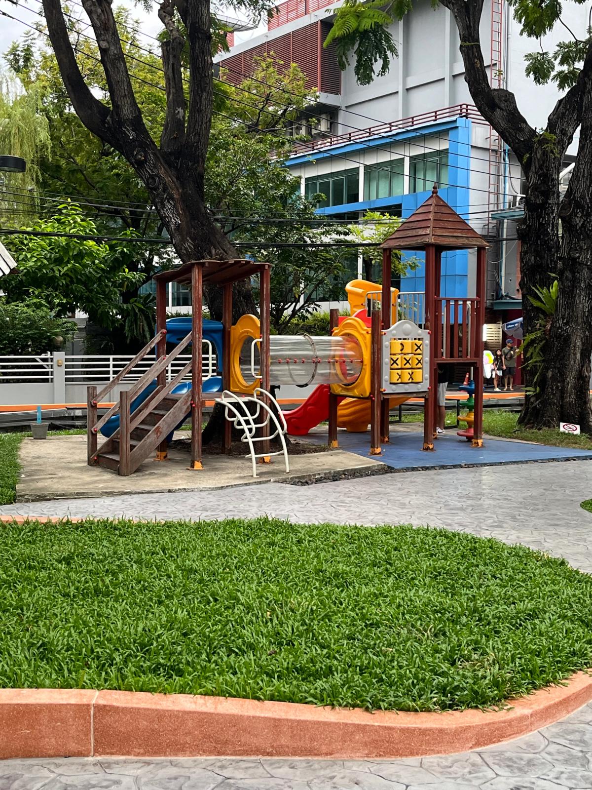 Playgrounds in RQ49 - Image 4