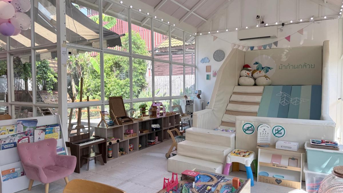 Banana Tree Horse Kids Cafe - Image 2