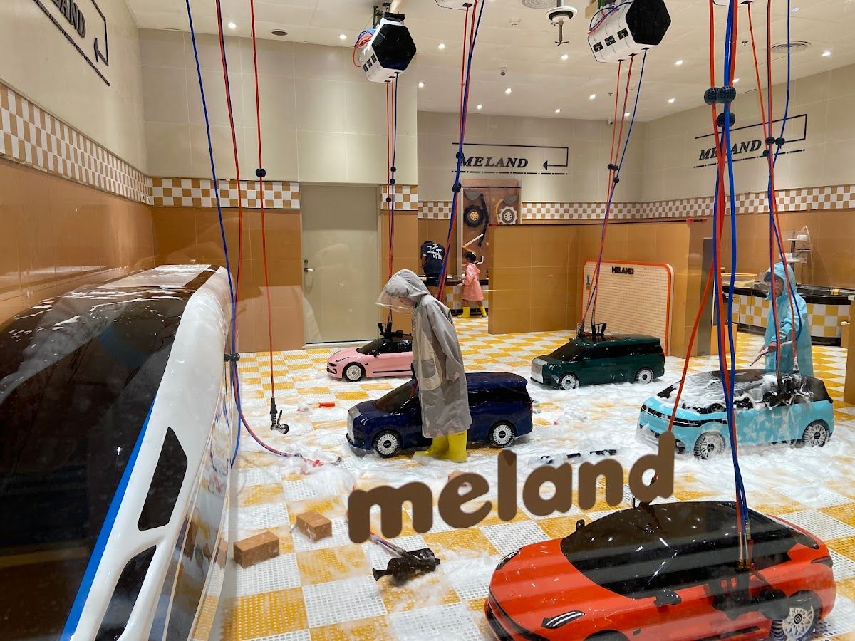 MELAND Siam Paragon Bangkok - Image 5