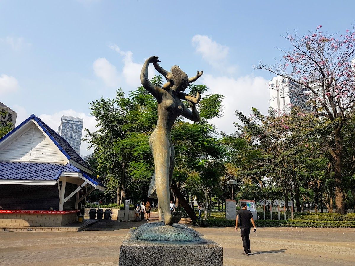 Benchasiri Park - Image 10