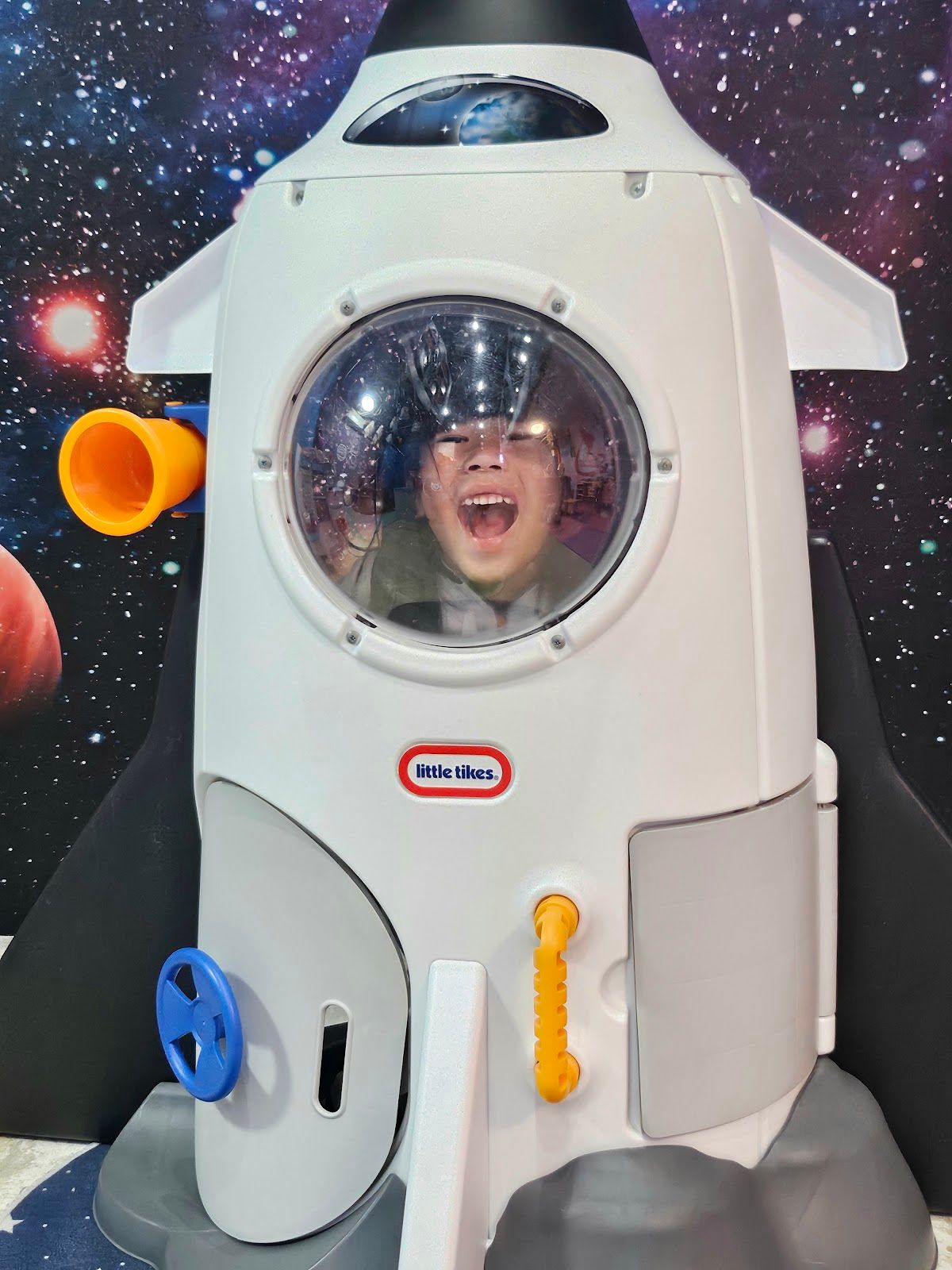 Twin Cosmos Cafe - Image 10