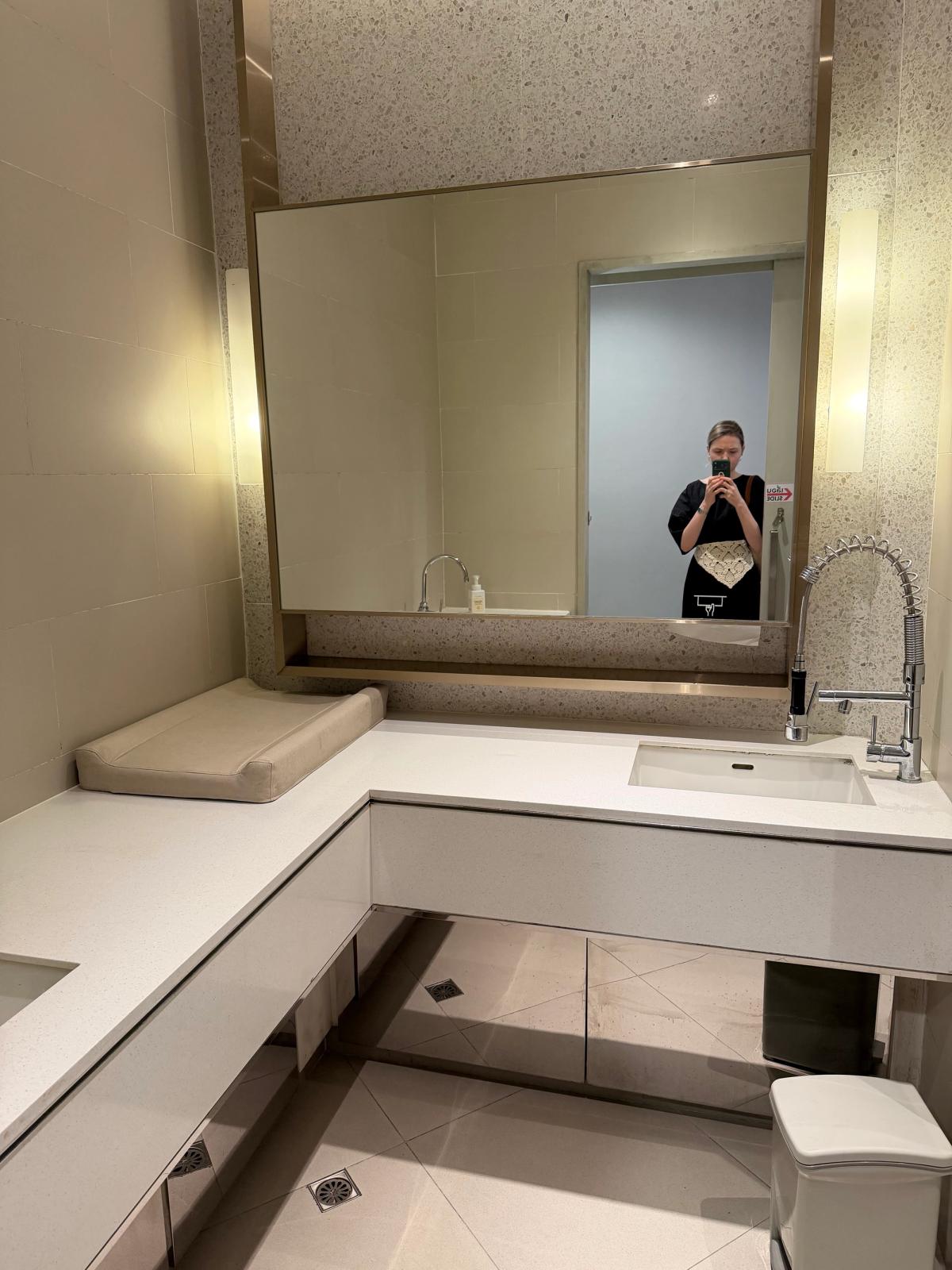 Nursing Room Next To Power Buy - Image 2