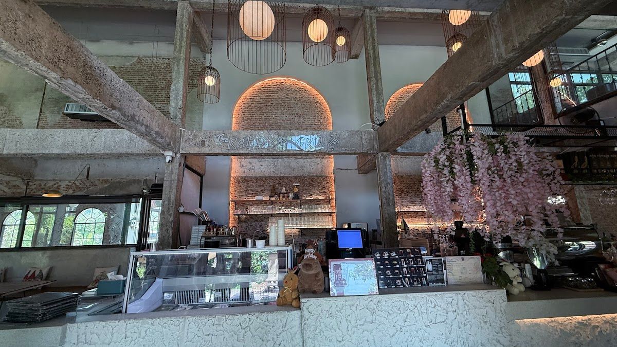 The Rabbit's Grove Cafe & Restaurant - Image 8