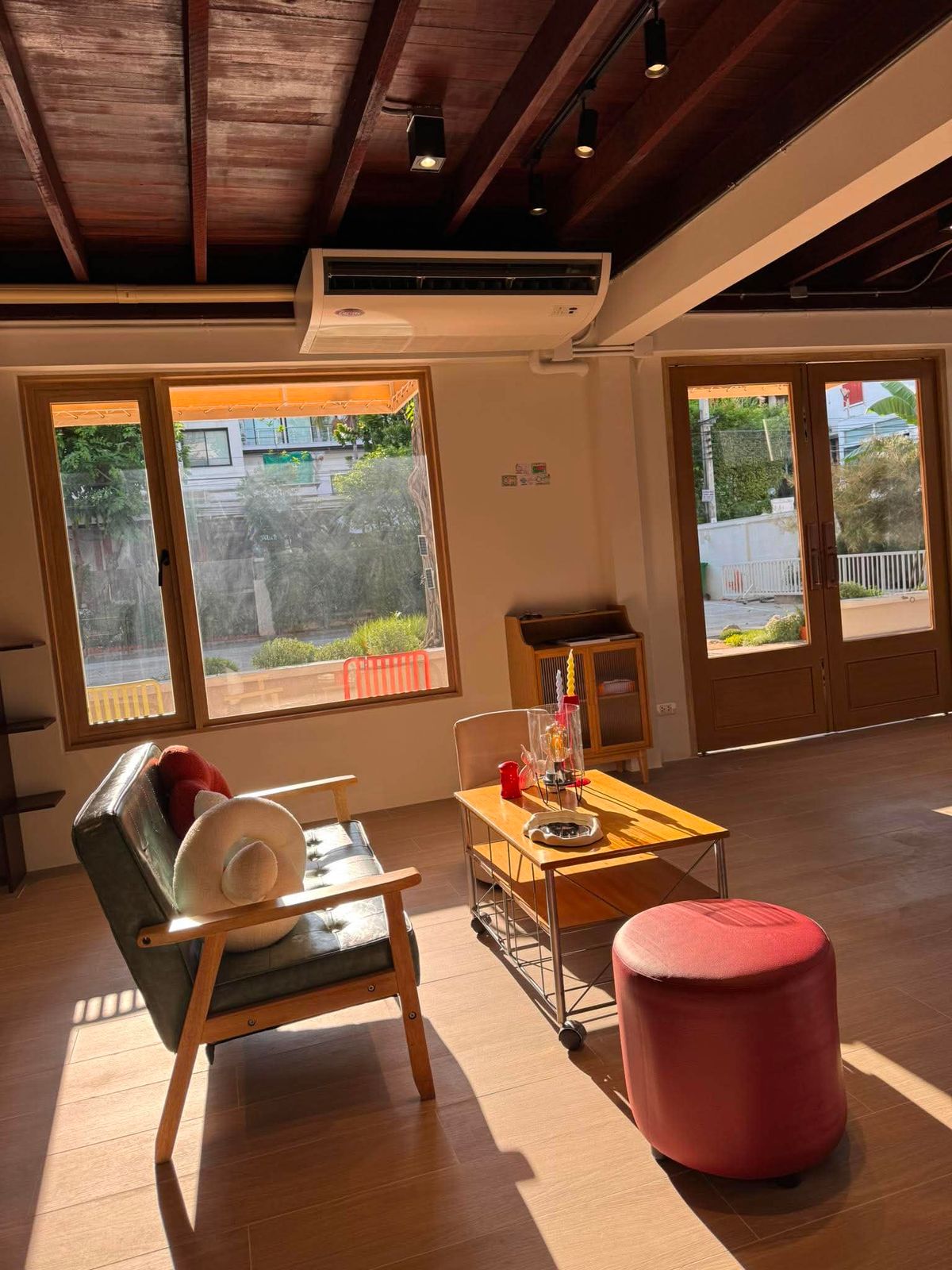 Living Room Thonglor - Image 6