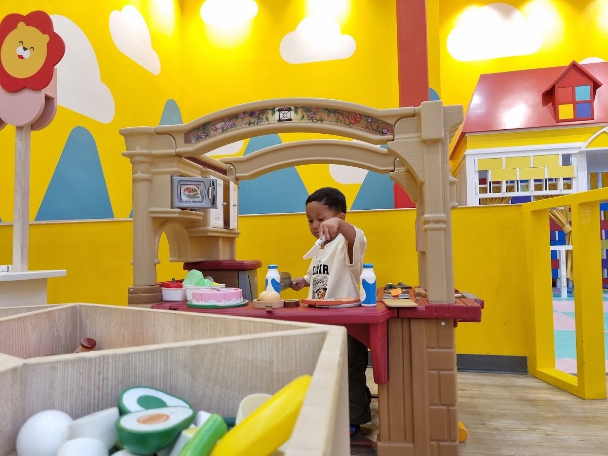 Sunday Playland - Image 4