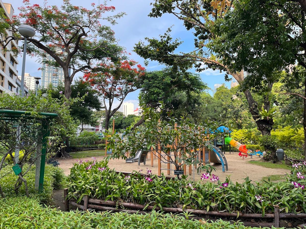 Santiphap Park Playground - Image 1