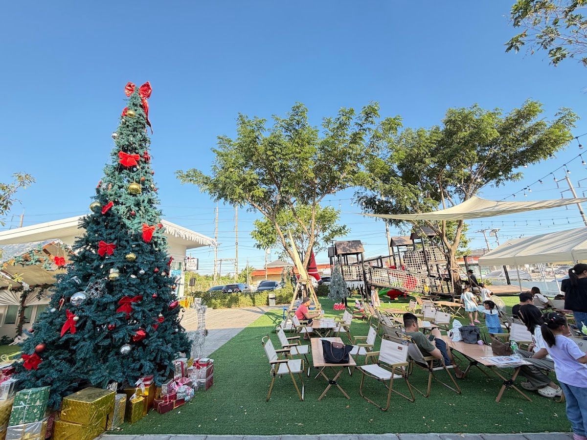 Play Cloud Cafe and Restaurant - Image 4