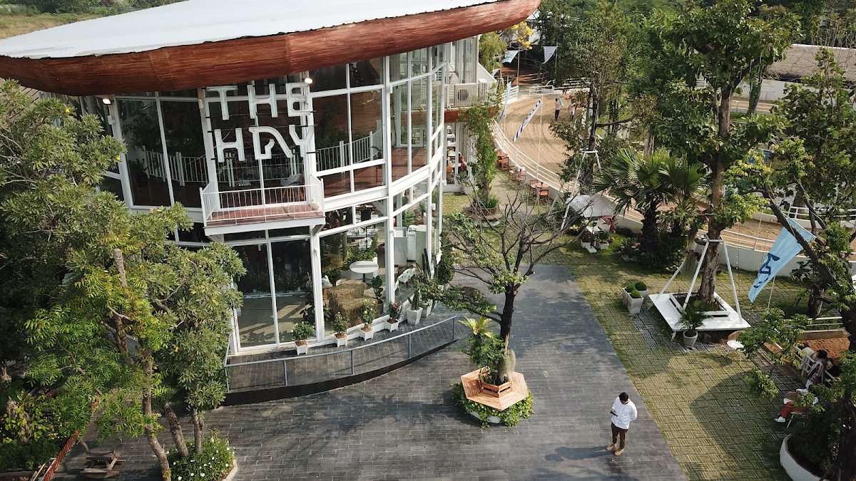 The Hay - Equestrian Center & Eatery - Image 3