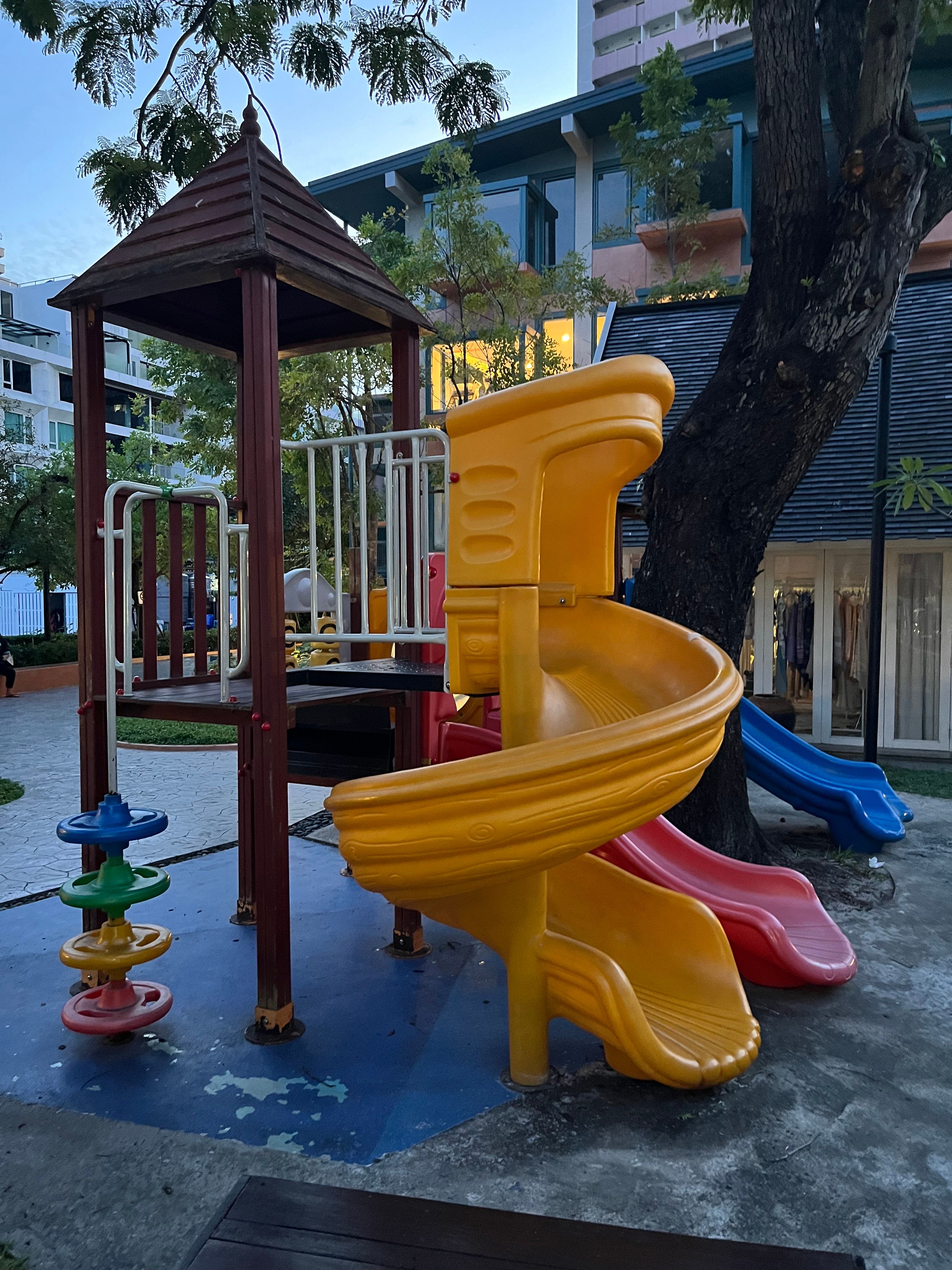 Playgrounds in RQ49 photo 5