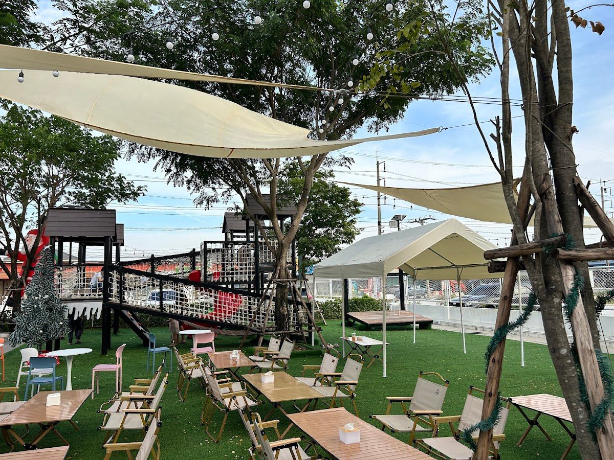 Play Cloud Cafe and Restaurant - Image 8