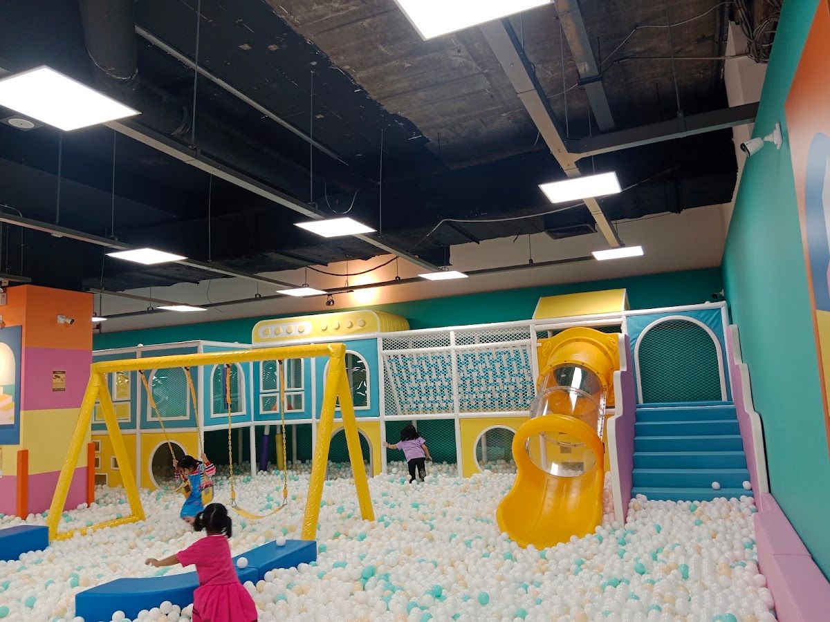 Kid's Box Jumbo by Kidzooona Imperial World Samrong - Image 1