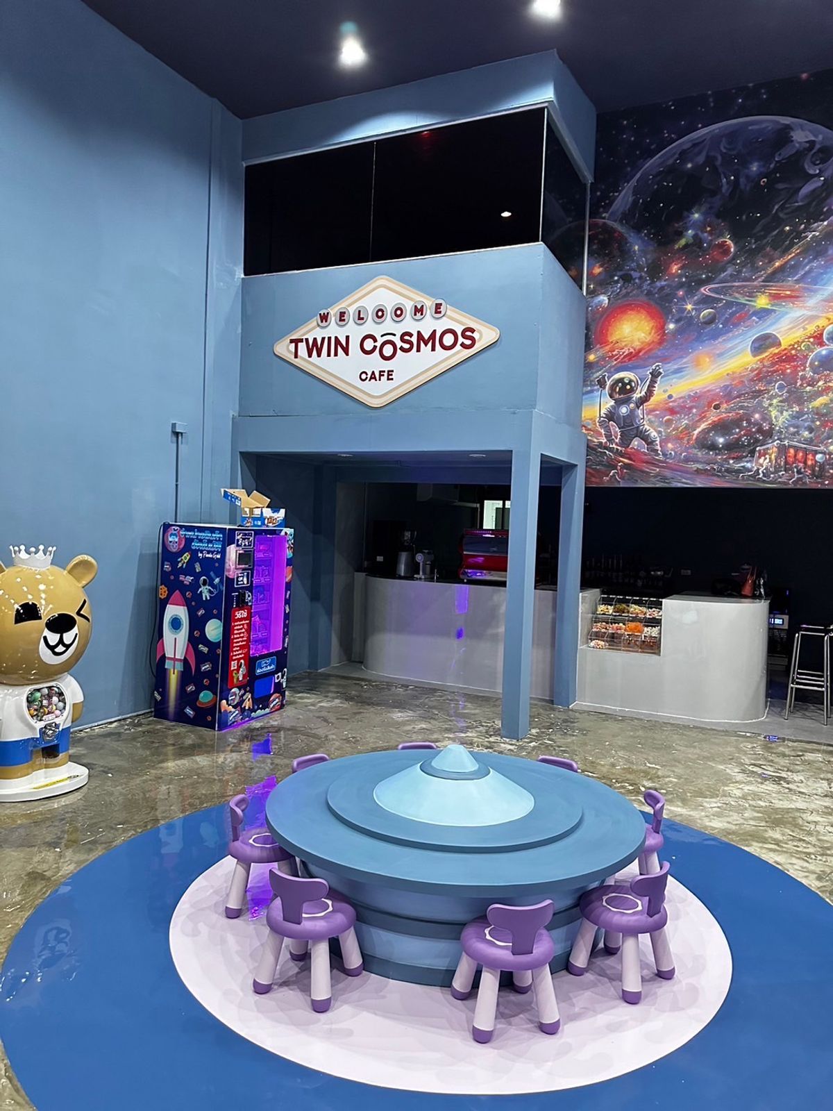 Twin Cosmos Cafe - Image 4