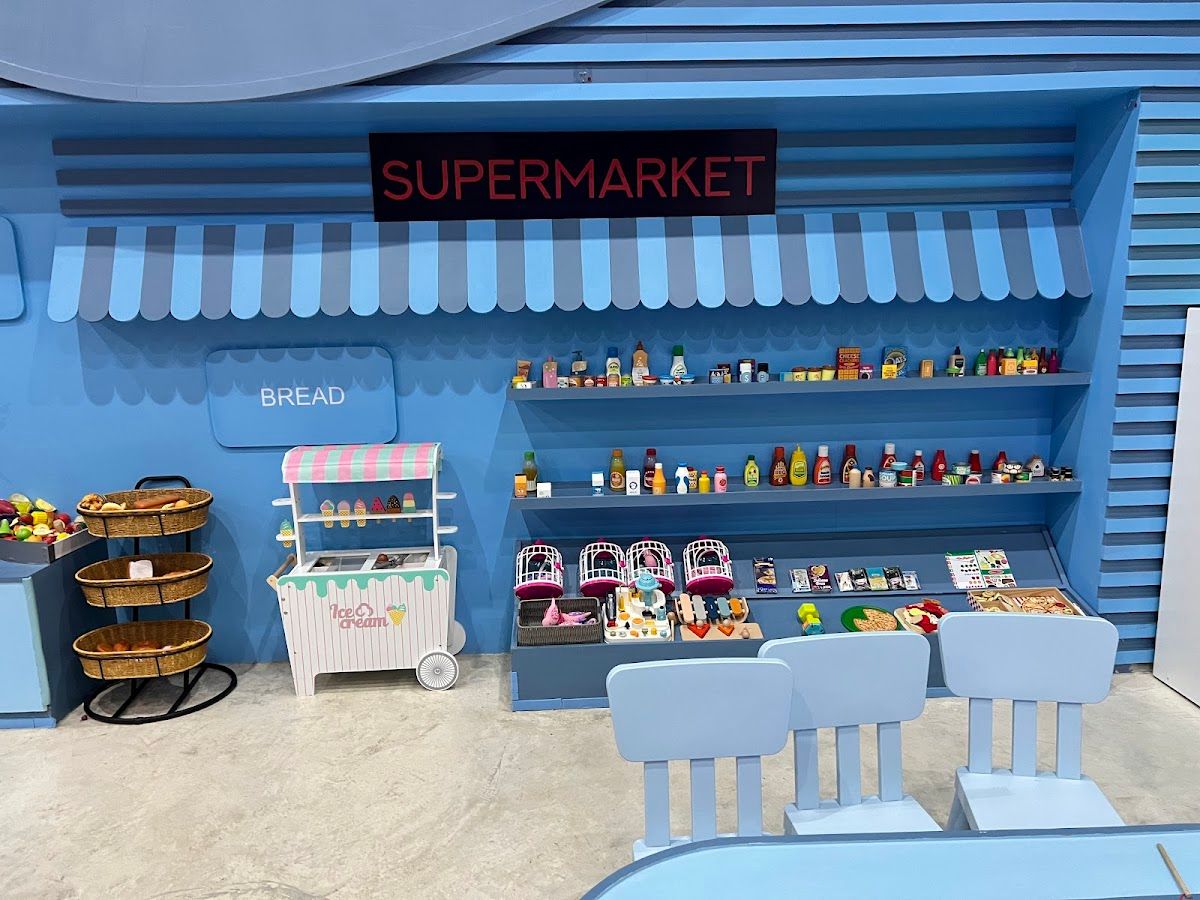 Twin Cosmos Cafe - Image 6