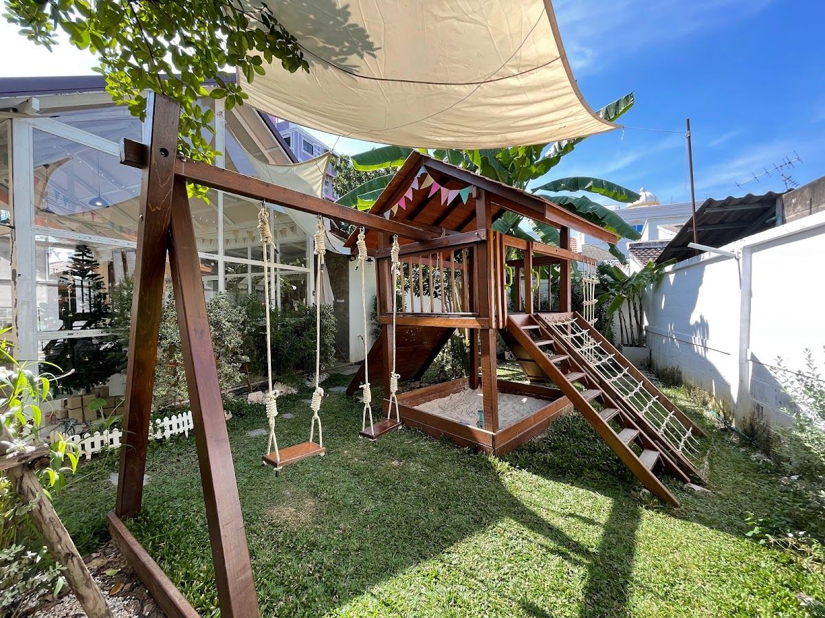 Banana Tree Horse Kids Cafe - Image 5