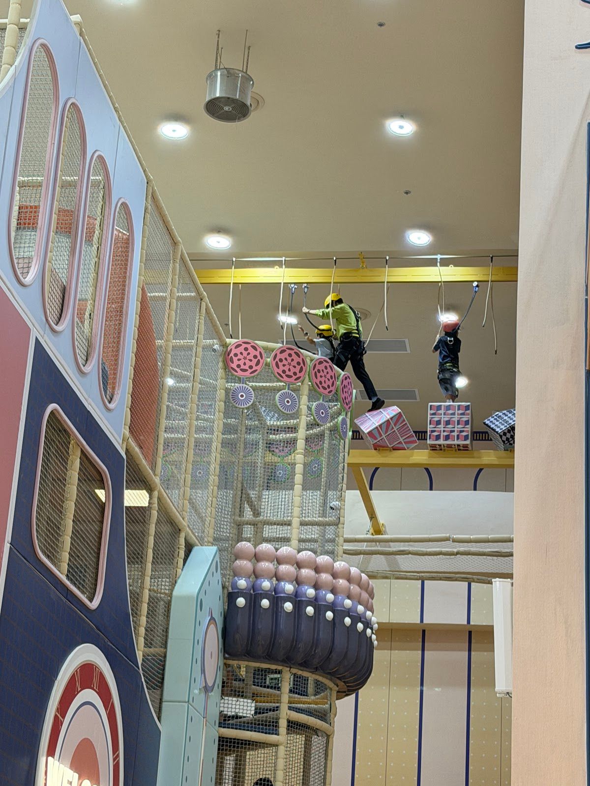 MELAND Siam Paragon Bangkok - Image 10