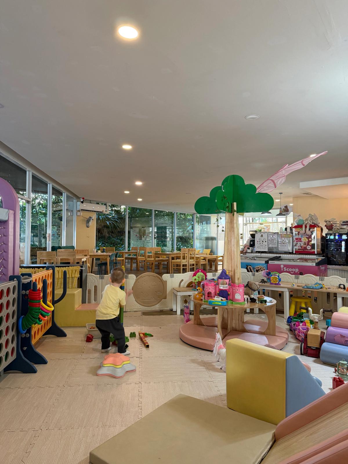 Bailey's Kitchen & Cafe - Image 7