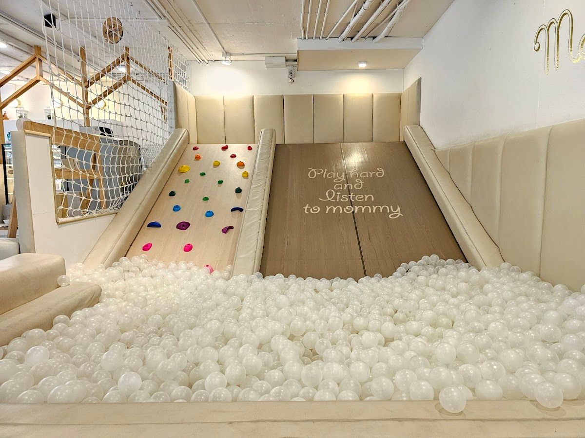 Mari go round Premium Kids Cafe - Image 4