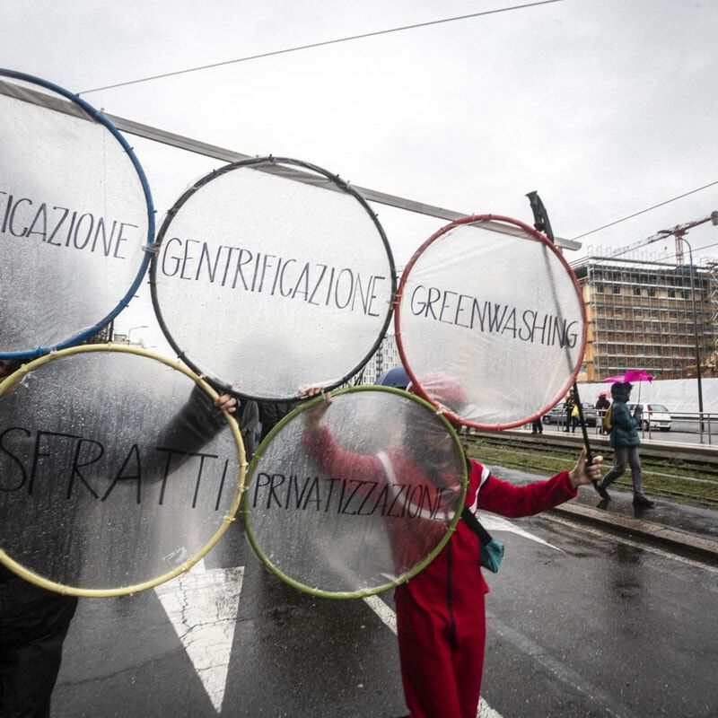 Corteo no olimpiadi (la presse)