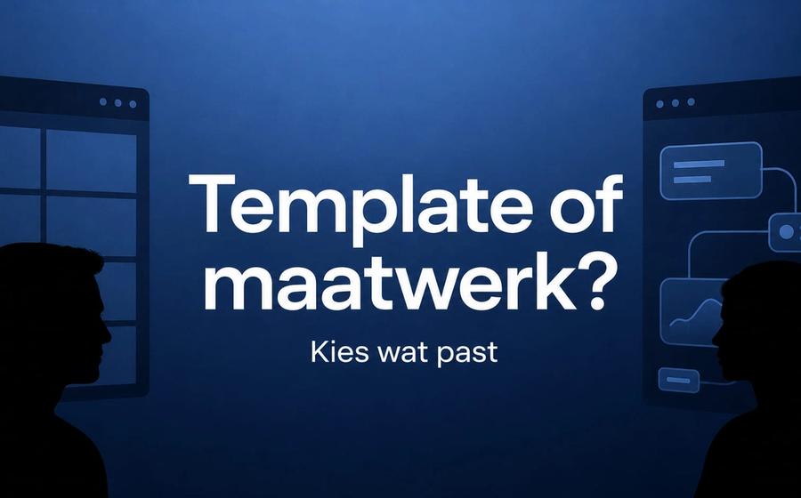 Blauwe hero over kiezen tussen template en maatwerk website