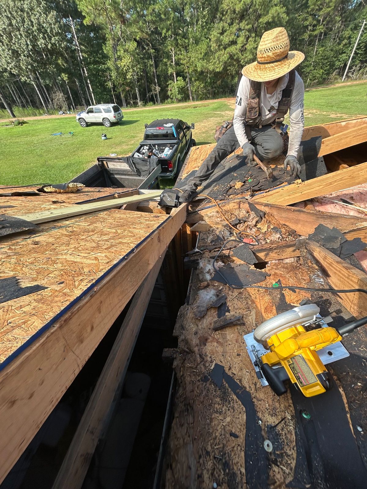In Progress photo of a GAF Timberline HDZ shingle roof in Hickory being installed by Southeast Roofing in Bassfield, MS.