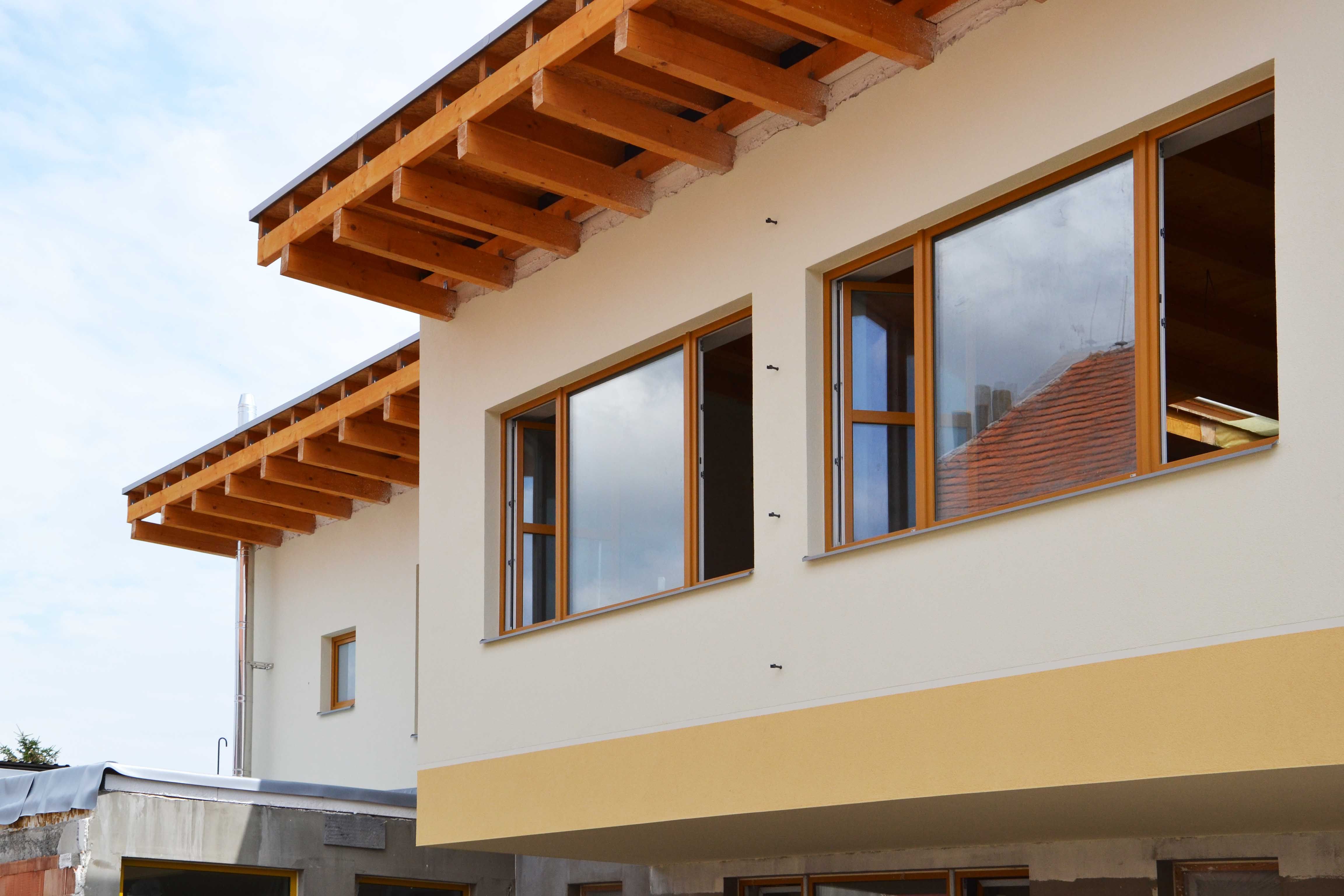 Spolehlivý a precizní partner pro dokončení omítek a fasád vaší stavby