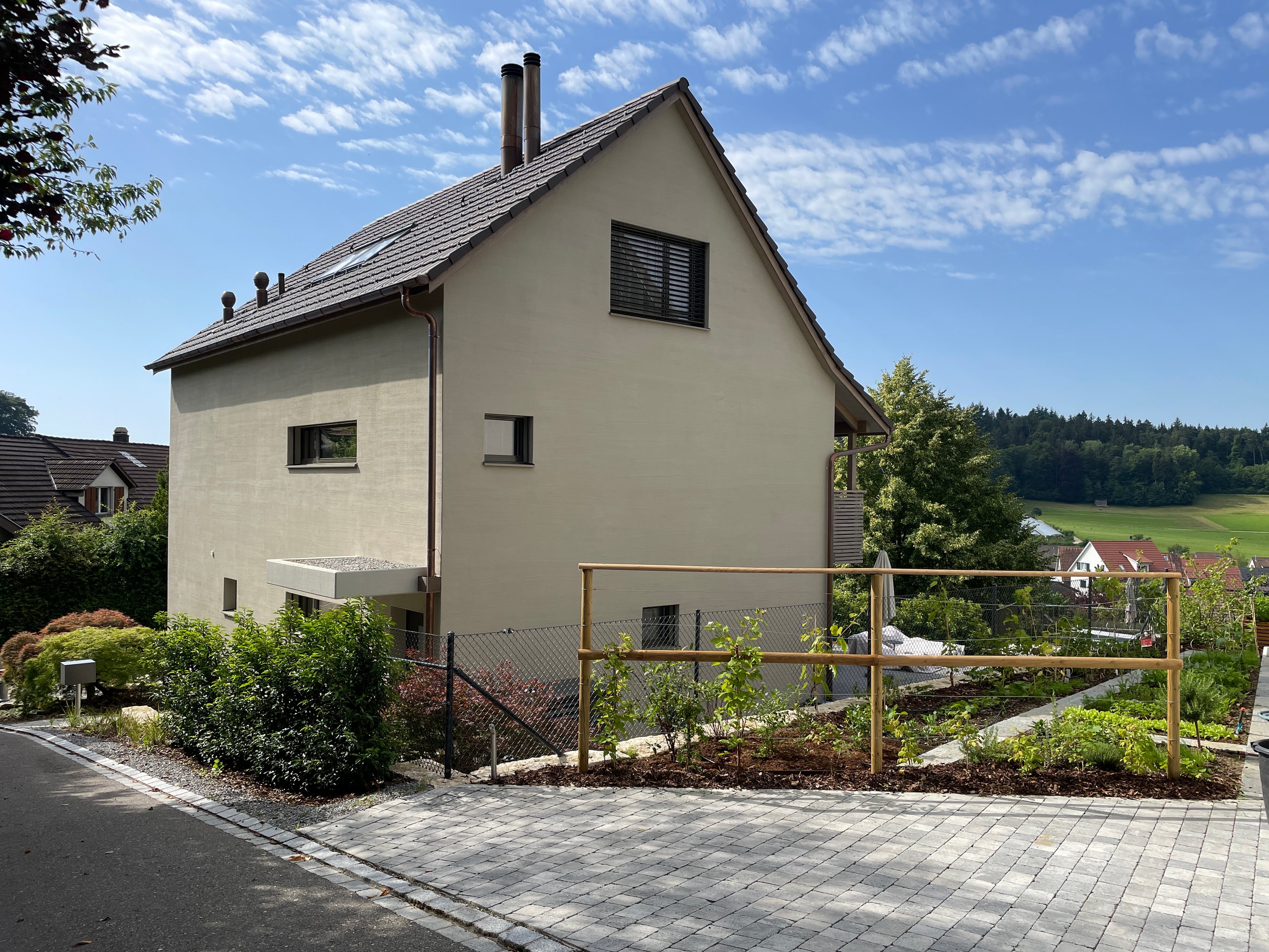 Giebelhaus mit Garten