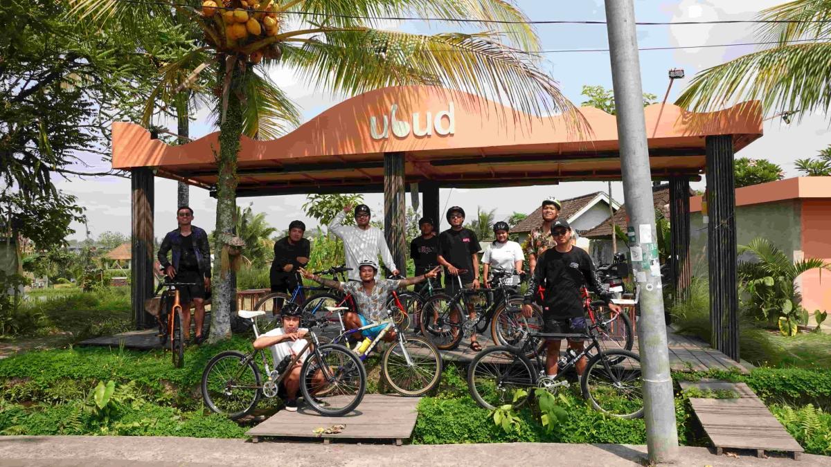 Sabtu Pagi Mengayuh: Menikmati Irama Roda dan Alam Ubud Bersama 🚴♂️🌿
