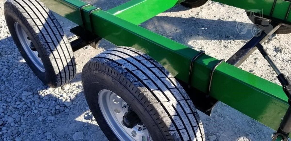 Industrias America 836R Hay Bale Header Trailer_005