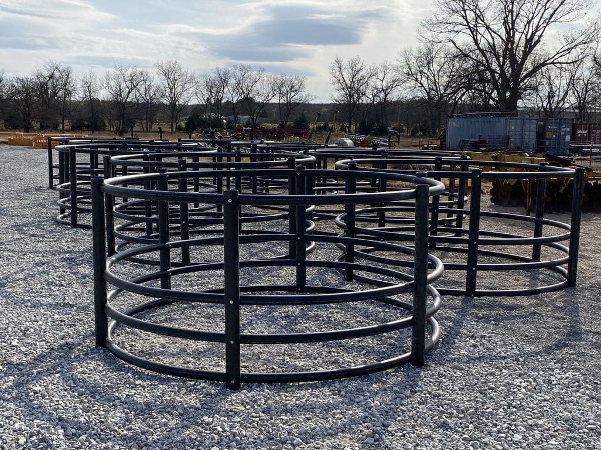 Poly Hay Ring for Cattle_004