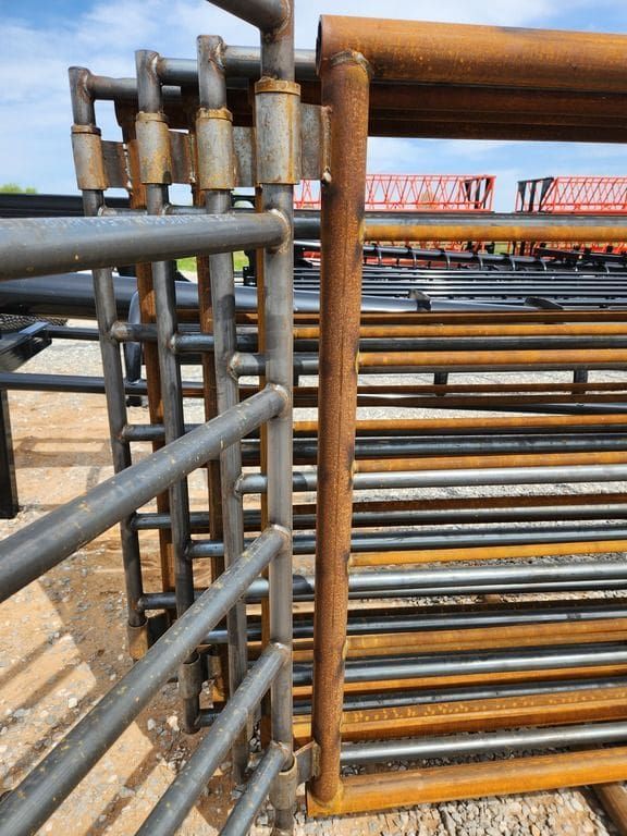 DH 24′ Free Standing Panel with Gate_002