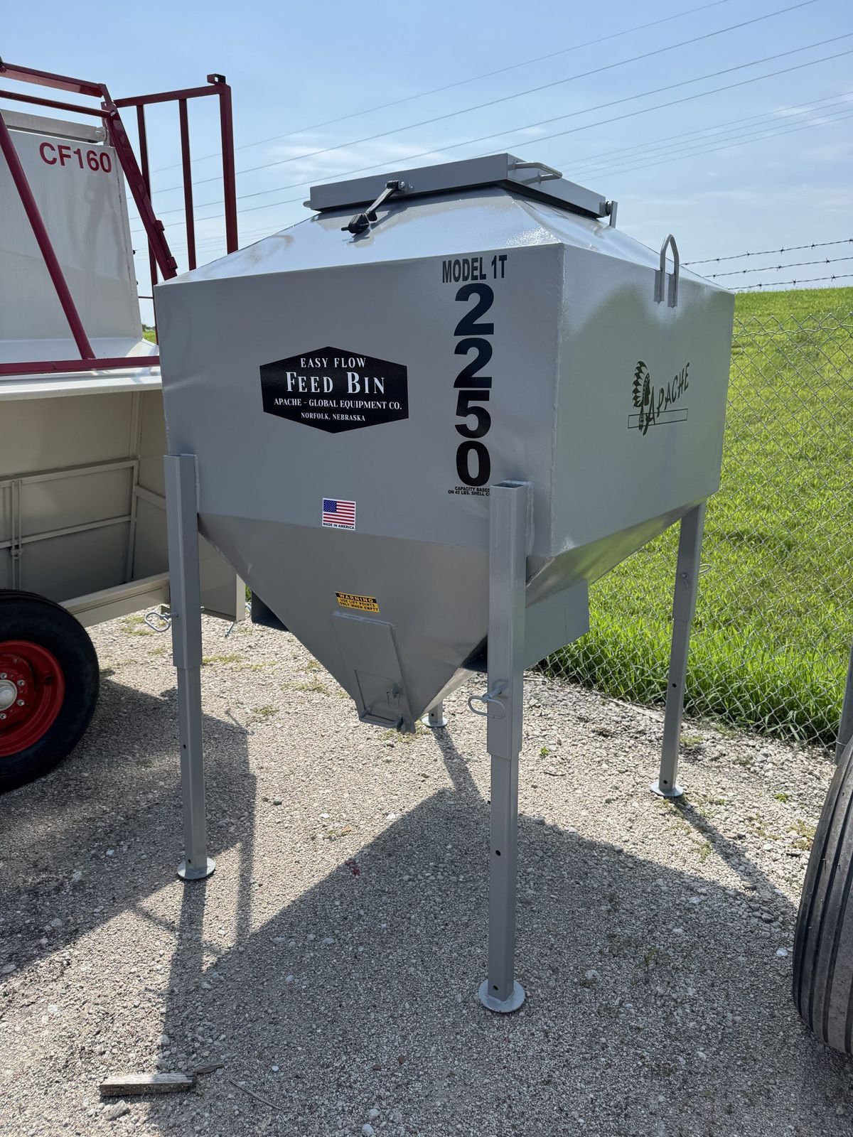 Apache 1 Ton Stationary Feed Bin