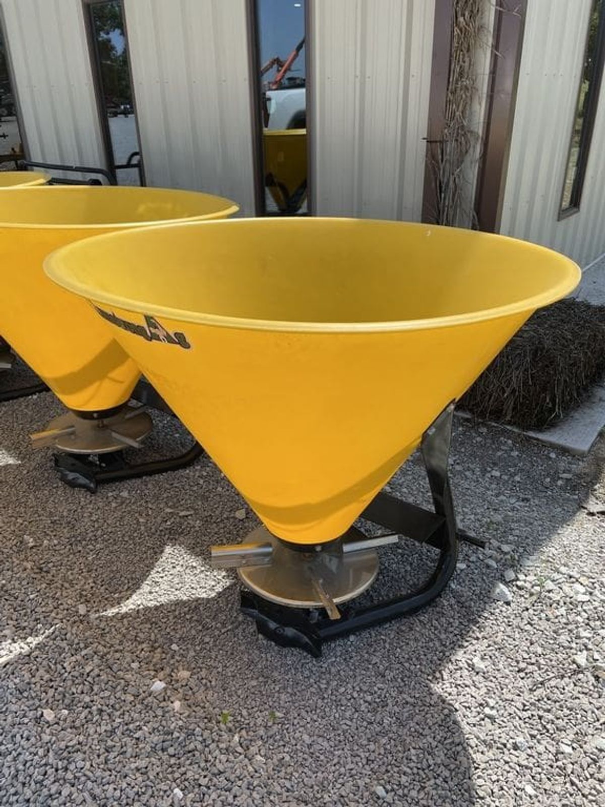 Armstrong Ag 500 LBS 3PT Poly Seeder/Spreader