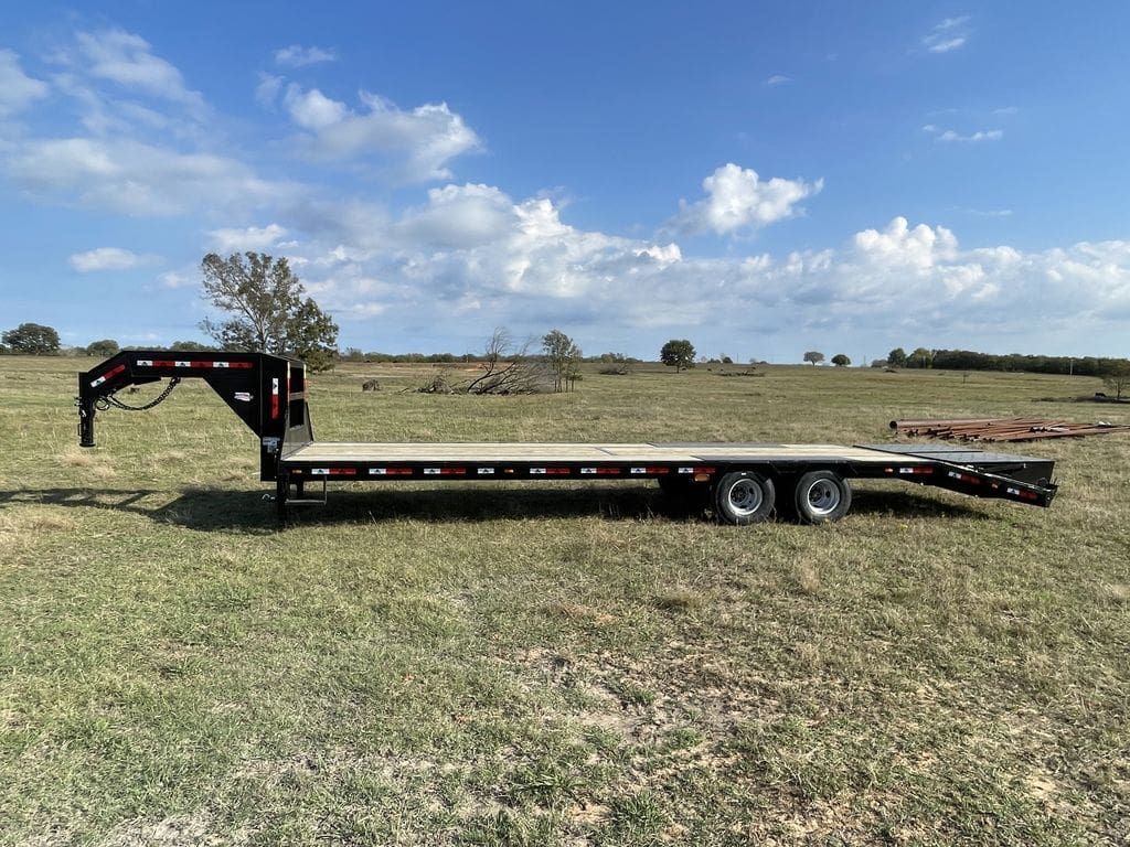 DH Trailers 32 ft Tandem Low Pro GN Flatbed_12
