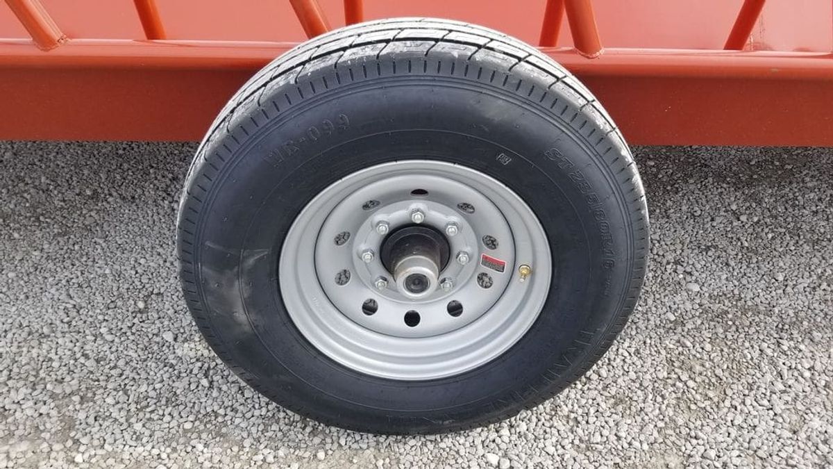 DH 20 ft Feeder Wagon_004