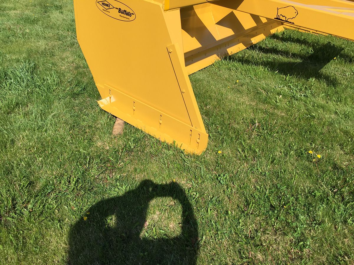 Henke Buffalo 14′ Heavy Duty Feedyard 3-Point Scraper w:Skids_4647