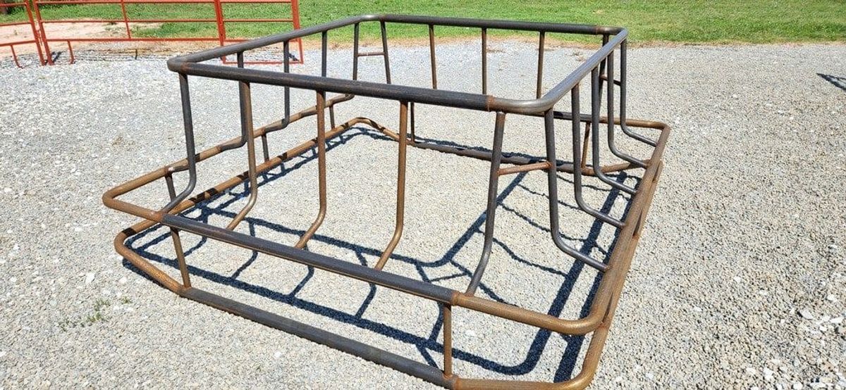 Single Bale Pipe Hay Saver Feeder