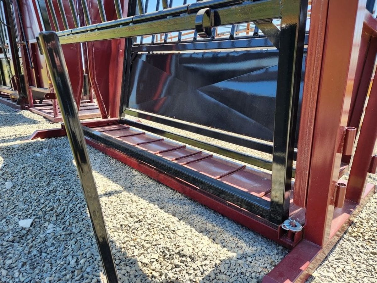 DH Economy Plus Cattle Chute_004