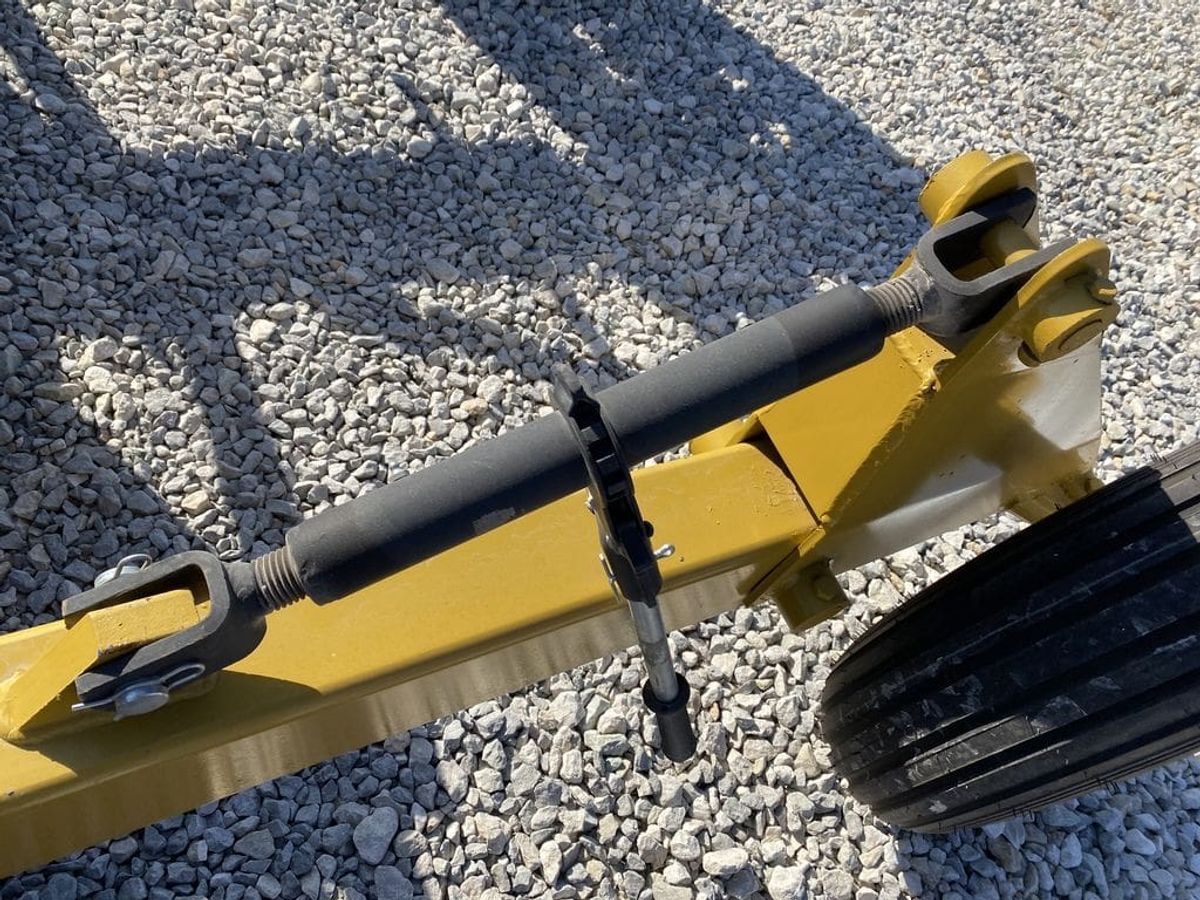 Industrias America 8′ Land Plane_007