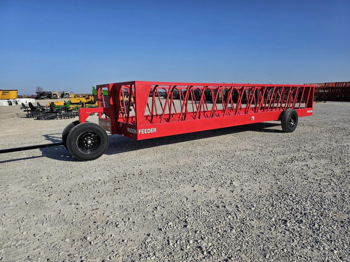 Industrias America 24 FT Hay Feeder Wagon