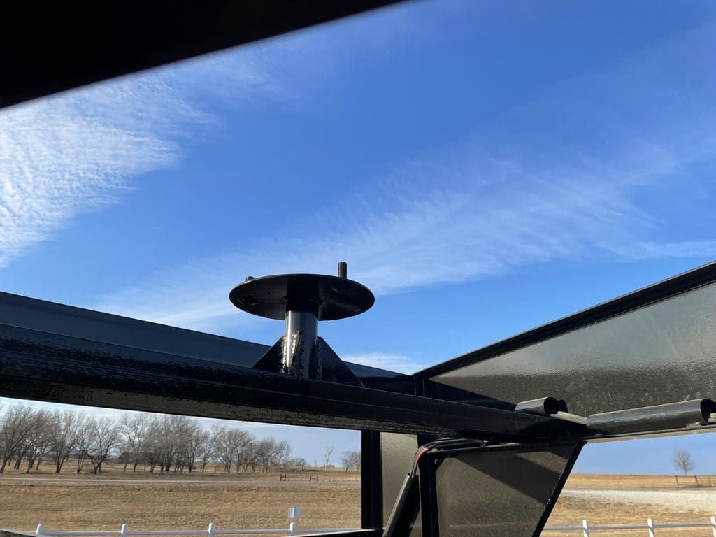 DH Trailers 16′ GN Dump Trailer_004