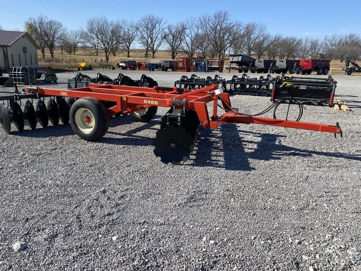 Industrias America Disk 2426 Offset Accessible Carousel_005