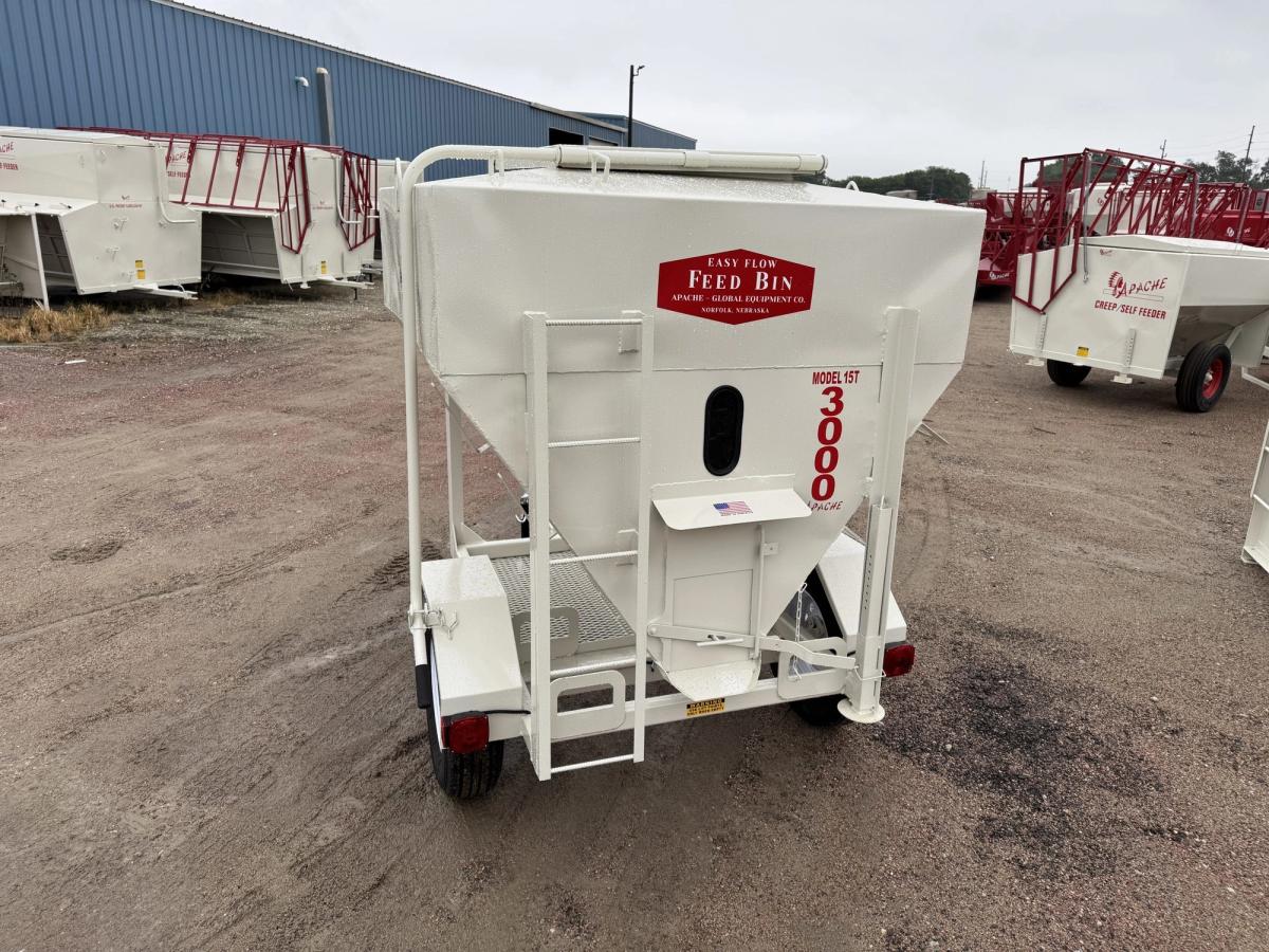 Apache 1.5 Ton Portable Feed Bin