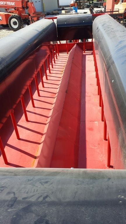 Industrias America 84R 24′ Hay Silage Feeder Wagon_003