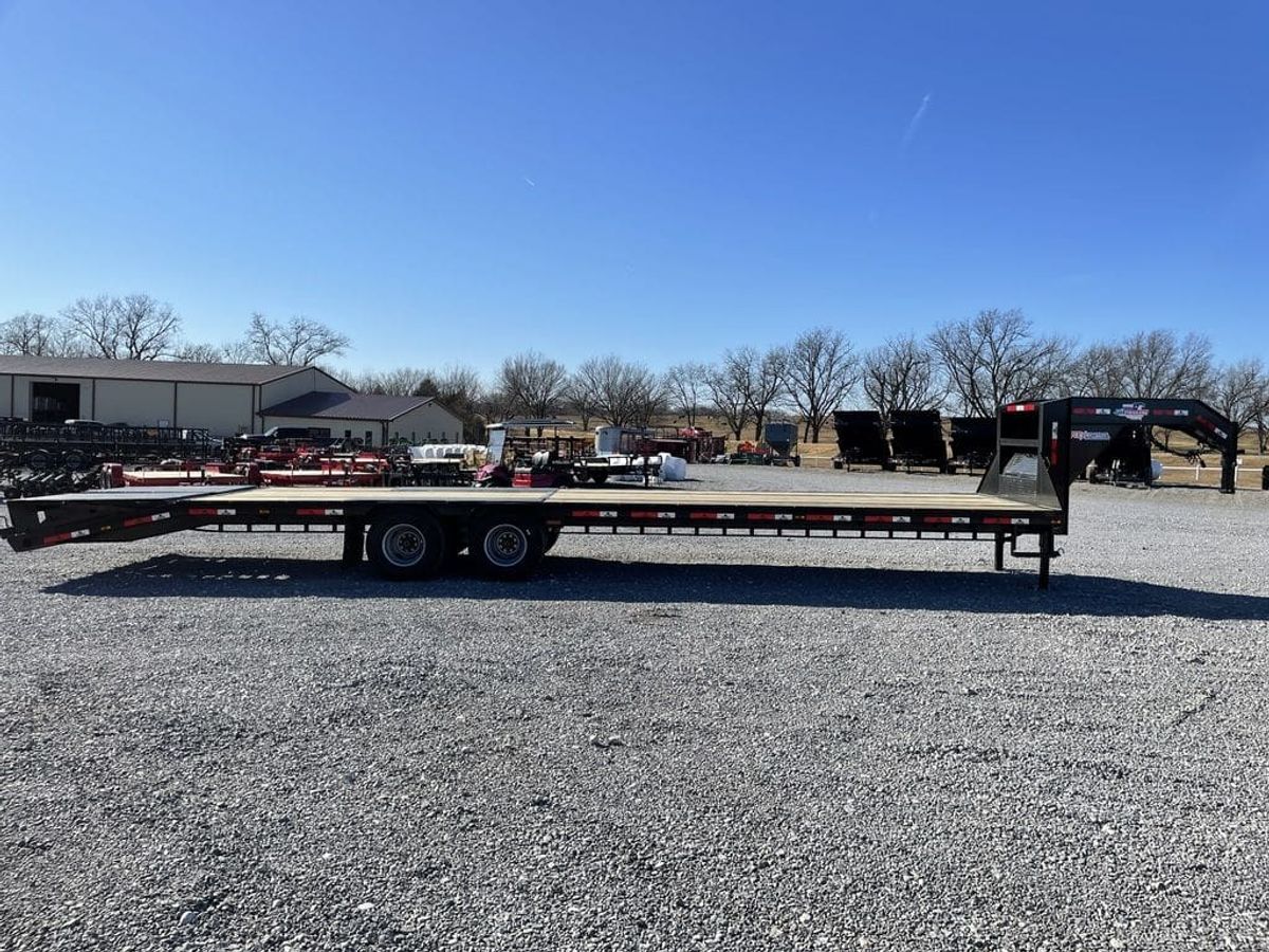 DH Trailers 35 ft Low Pro GN Flatbed Trailer_006