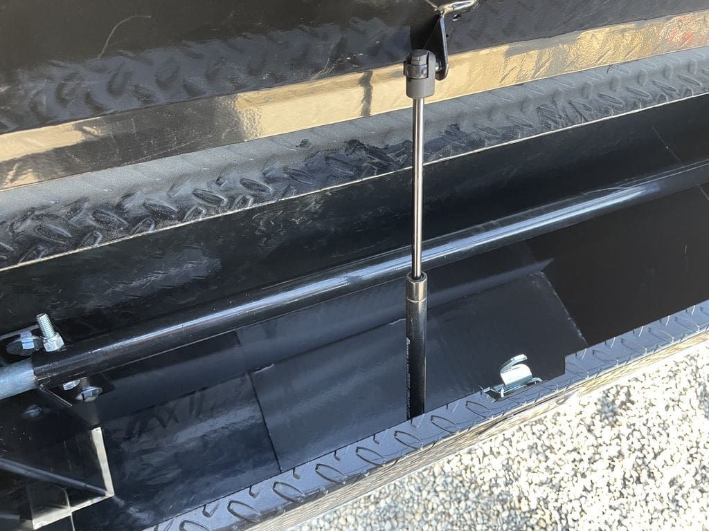 DH Trailers 16′ GN Dump Trailer_005